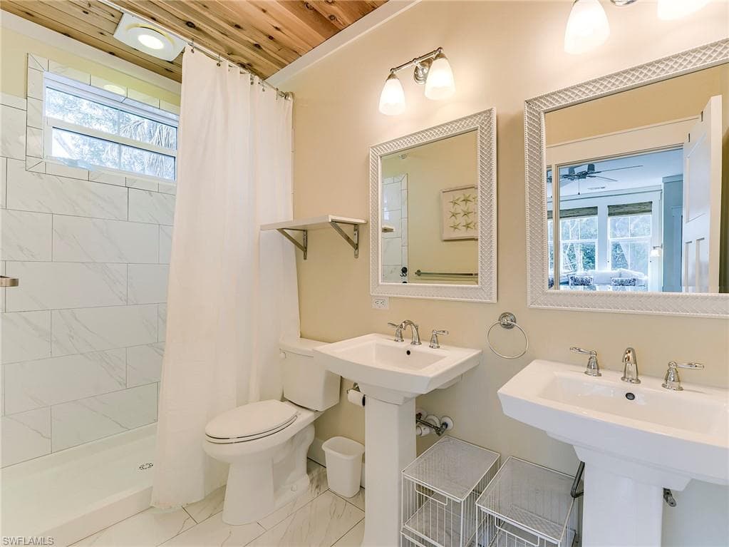 1550 Centre ST-14
