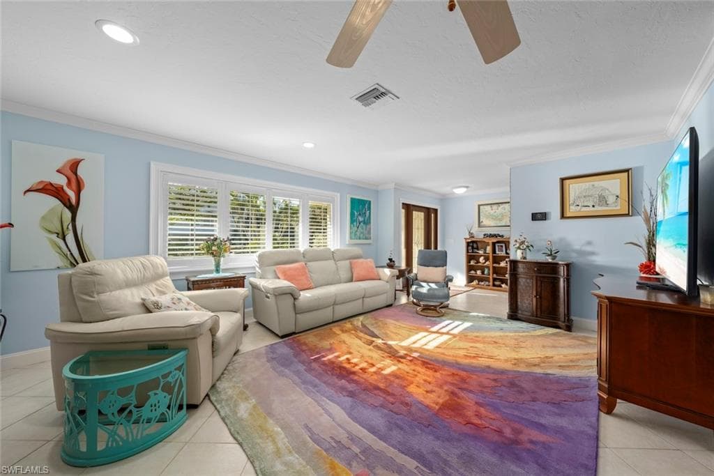 1056 S Yachtsman DR-3