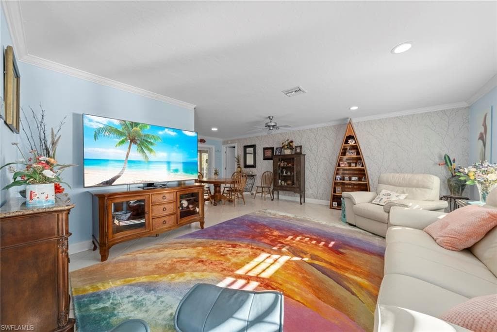 1056 S Yachtsman DR-4