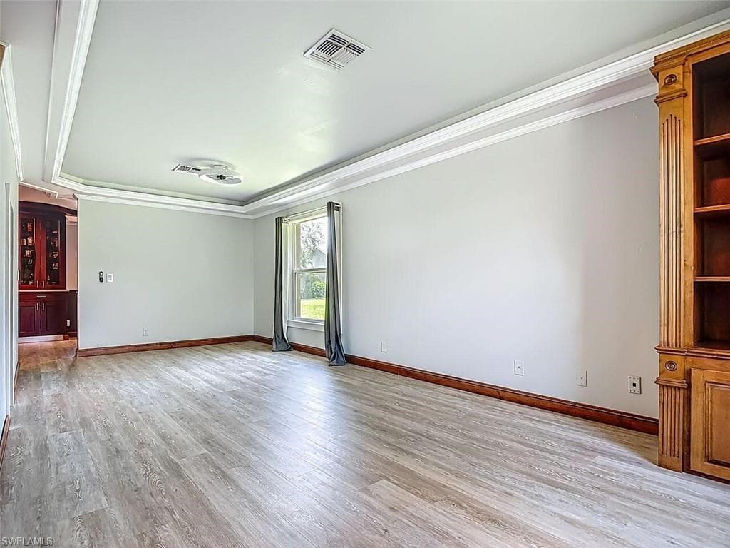 14991 Savannah DR-6