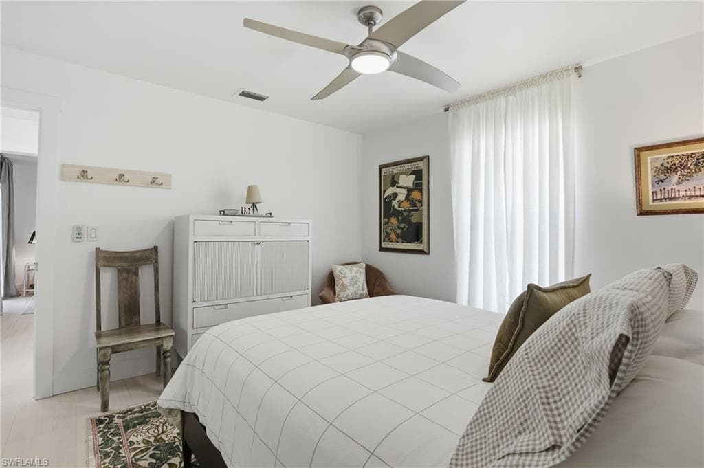 26 Fairview BLVD-27