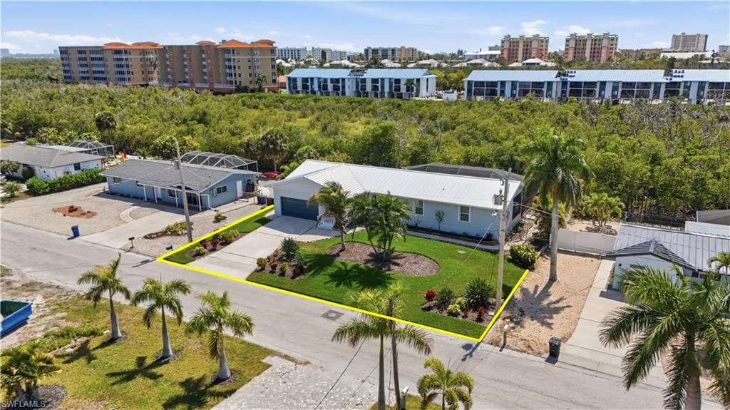 26 Fairview BLVD-42