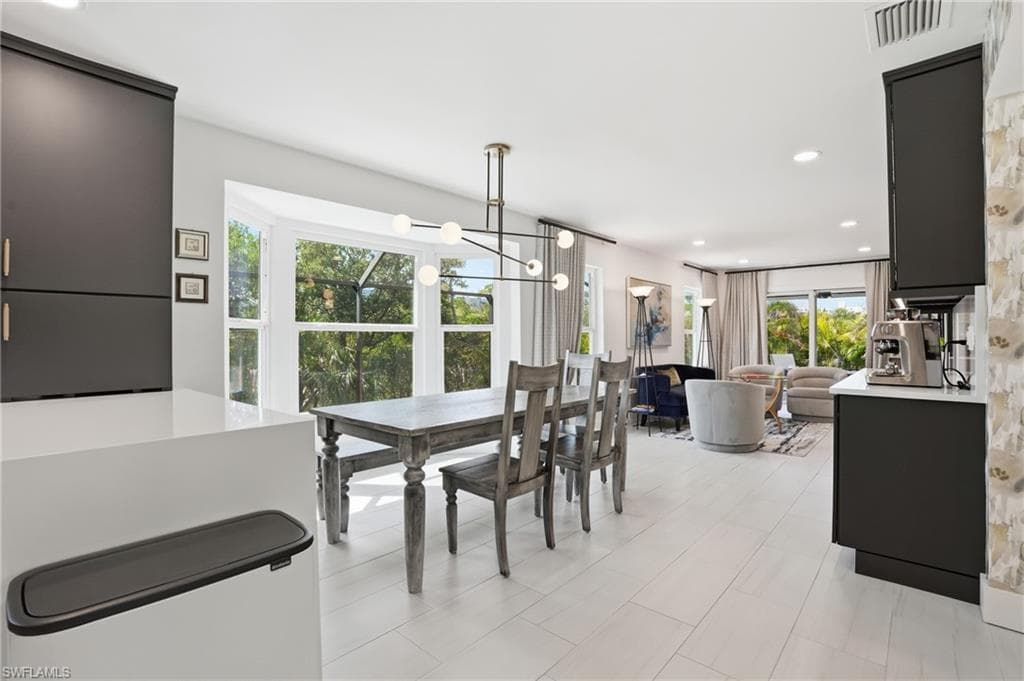 26 Fairview BLVD-13