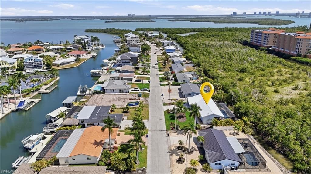 26 Fairview BLVD-43