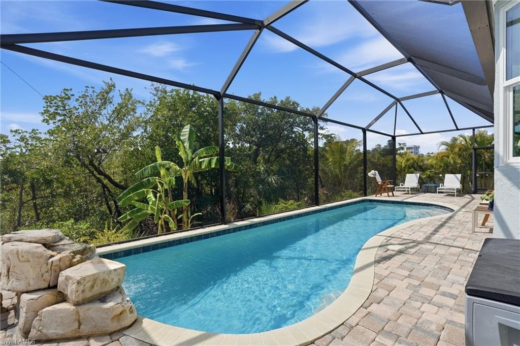 26 Fairview BLVD-3