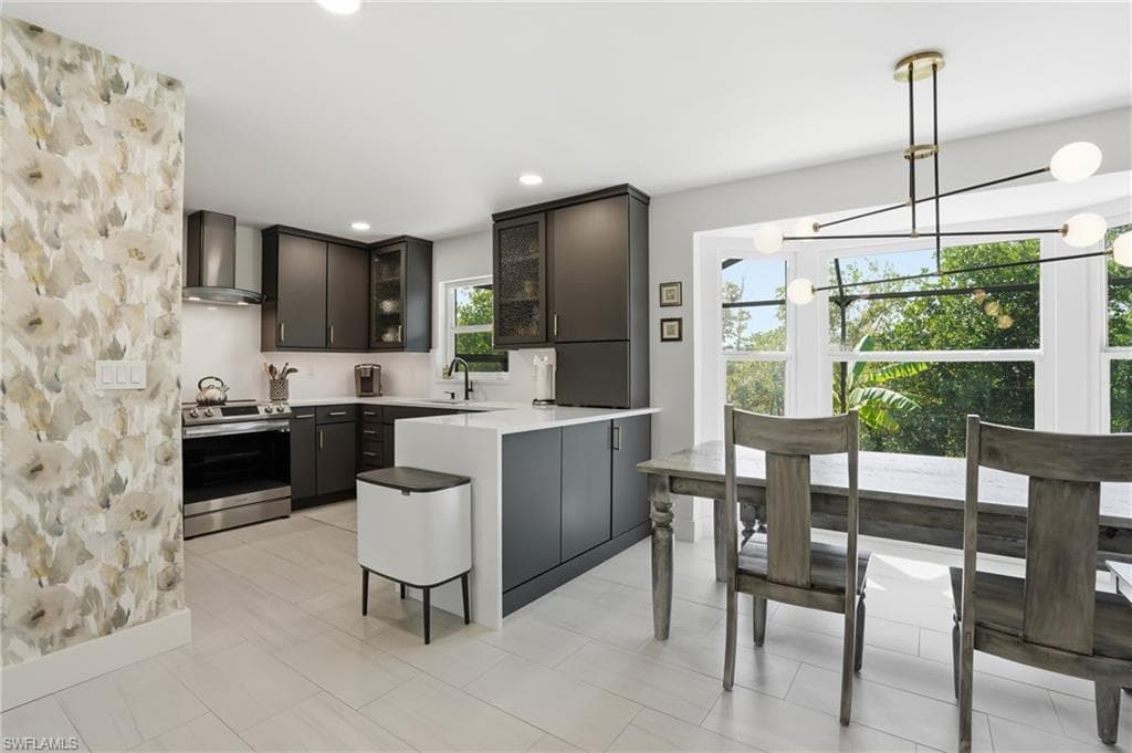 26 Fairview BLVD-9