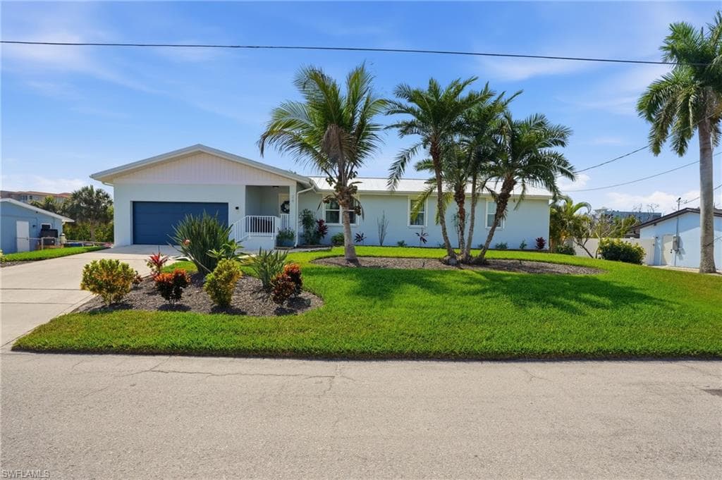 26 Fairview BLVD-49