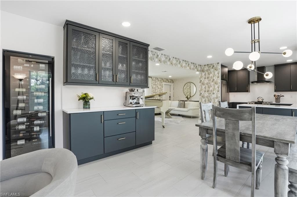 26 Fairview BLVD-14