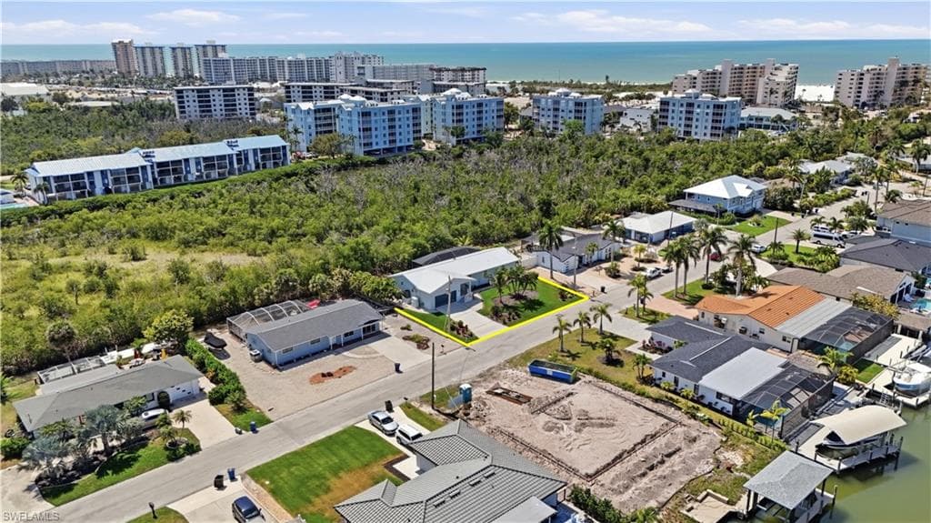 26 Fairview BLVD-45