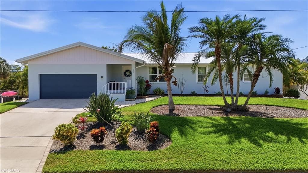 26 Fairview BLVD-48