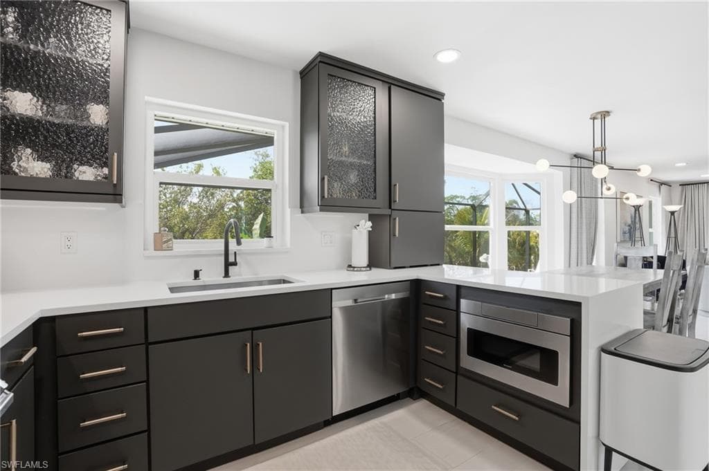 26 Fairview BLVD-11