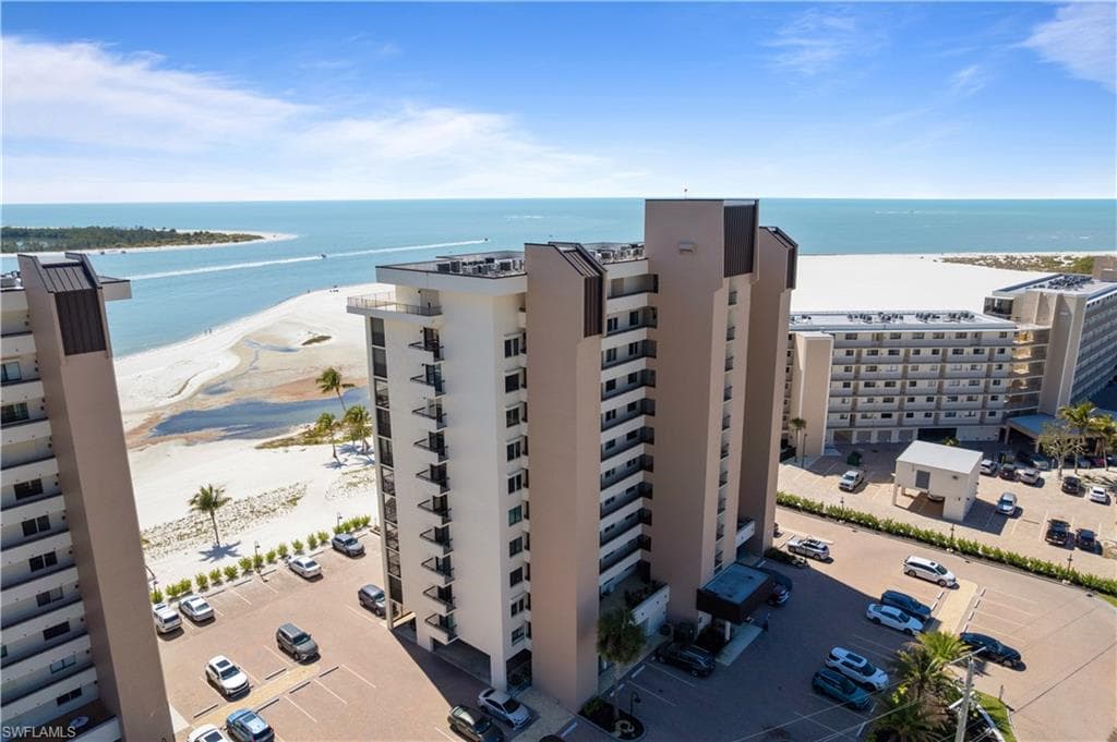 8400 Estero BLVD 303-23