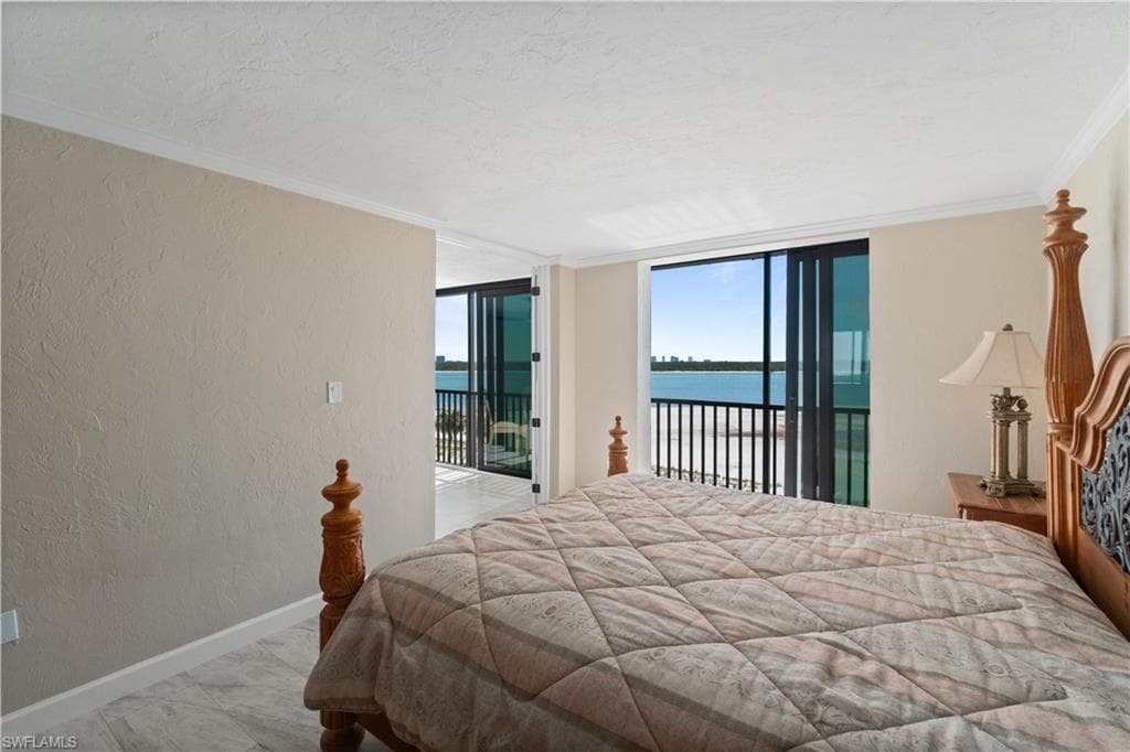 8400 Estero BLVD 303-17