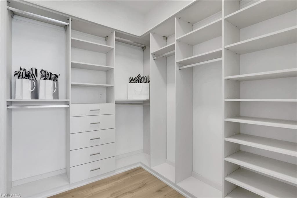 3724 Grove CIR-18
