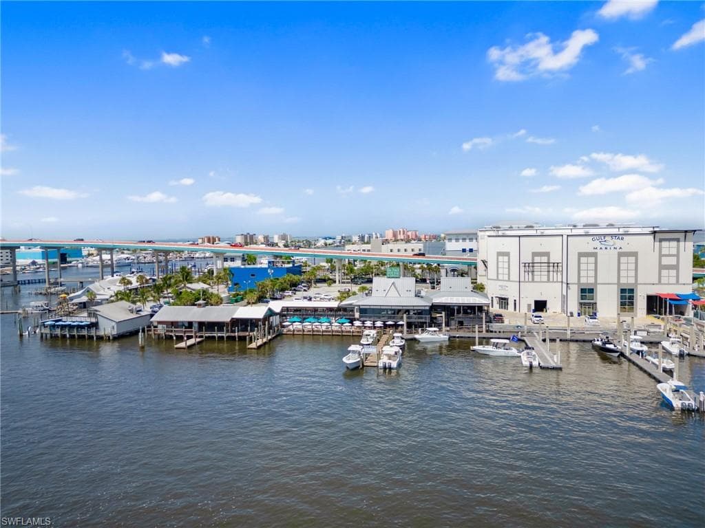 870 Oak ST-16