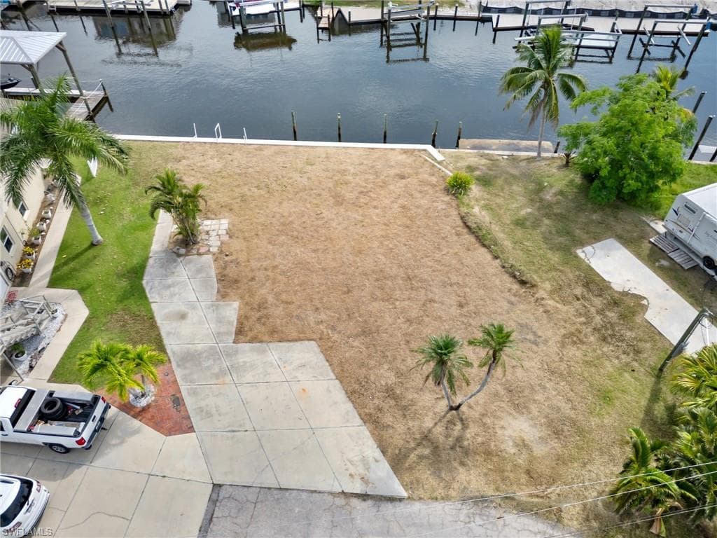 870 Oak ST-12