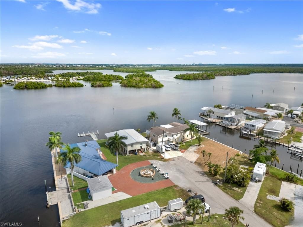870 Oak ST-7