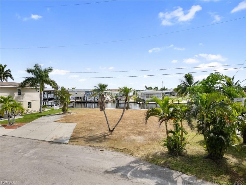 870 Oak ST-10