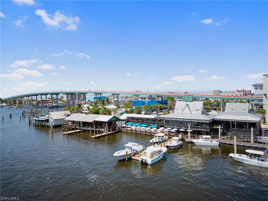 870 Oak ST-18