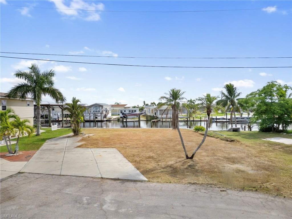 870 Oak ST-11