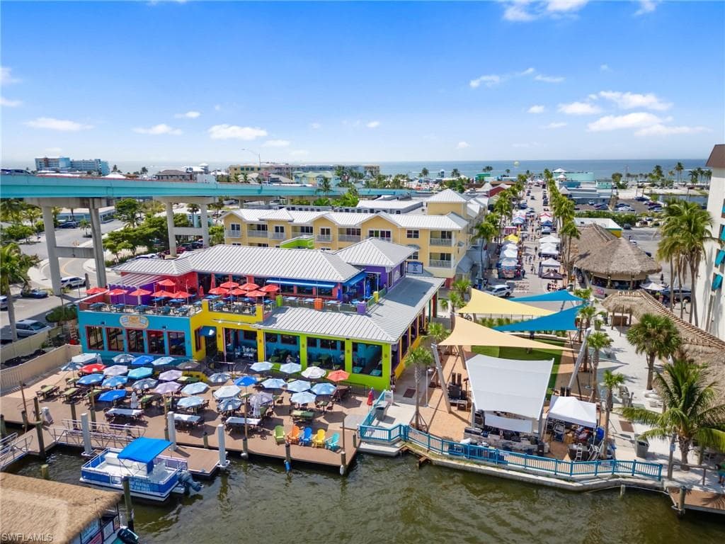 870 Oak ST-19