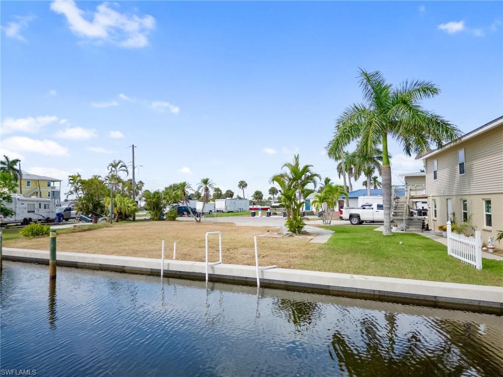 870 Oak ST-8