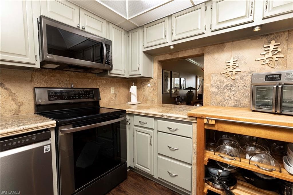 37 High Point CIR E 209-7