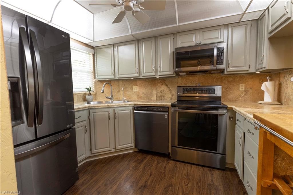 37 High Point CIR E 209-8