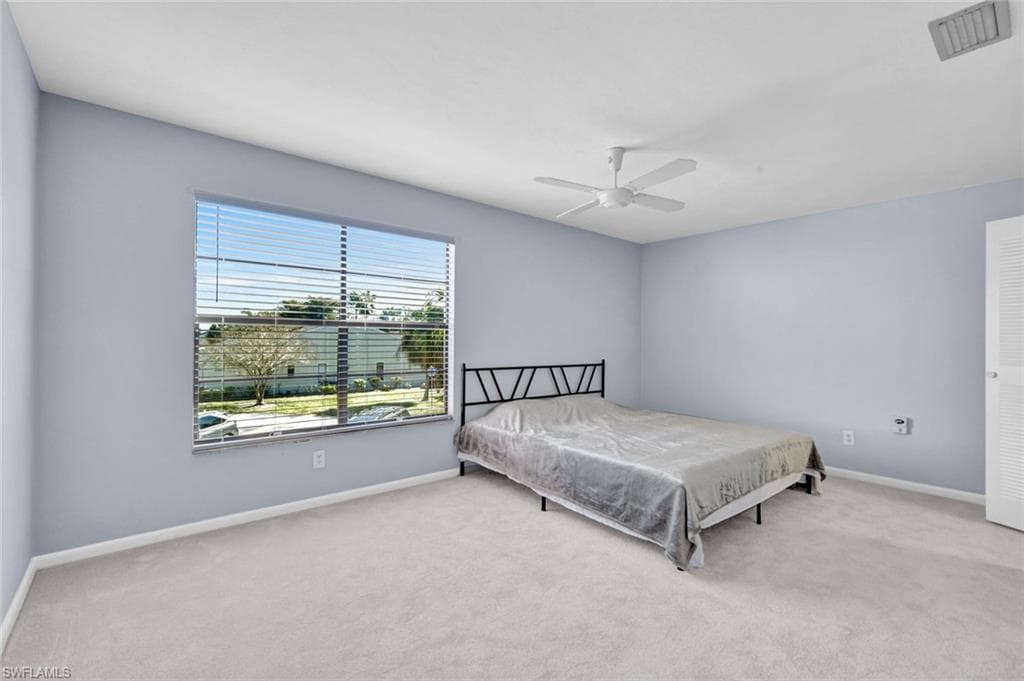 1423 SW Courtyards TER 70-13