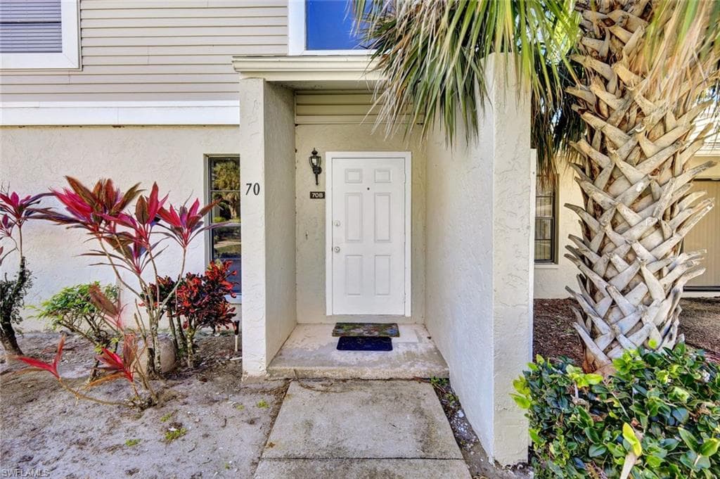 1423 SW Courtyards TER 70-3