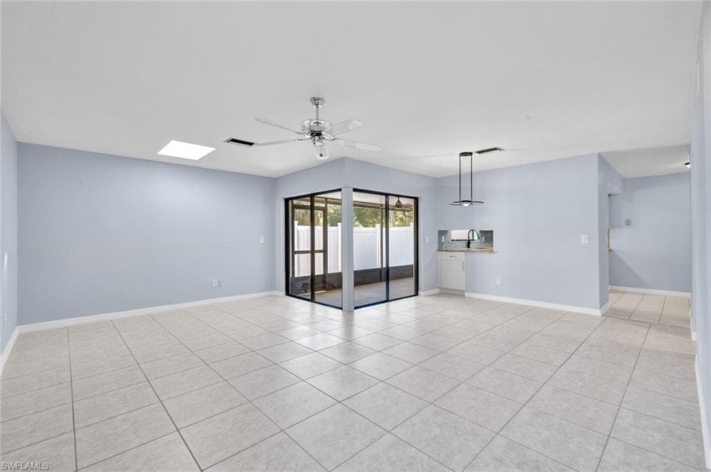 1423 SW Courtyards TER 70-5