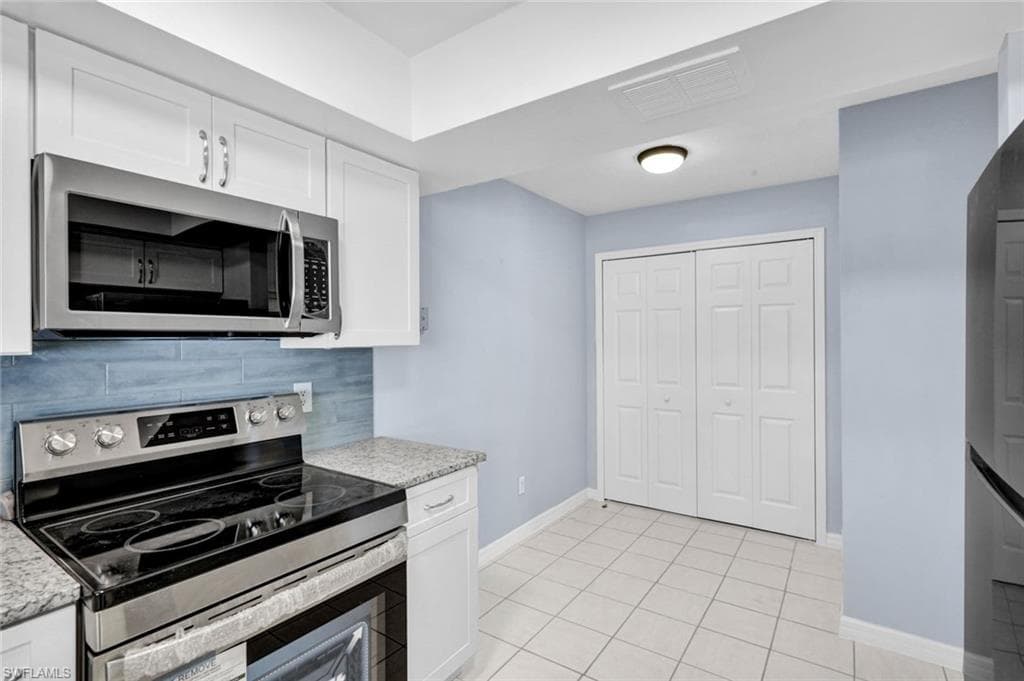 1423 SW Courtyards TER 70-9