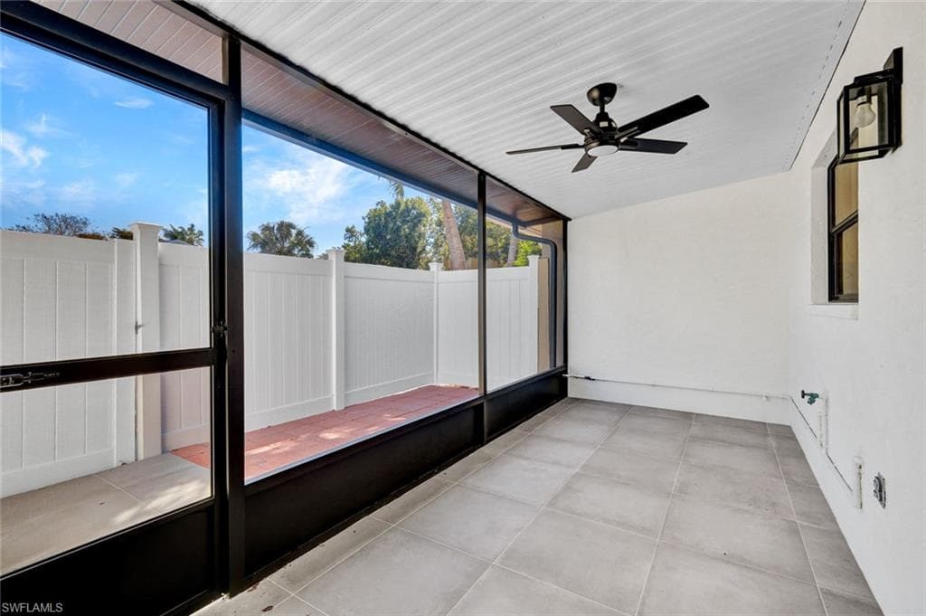 1423 SW Courtyards TER 70-21