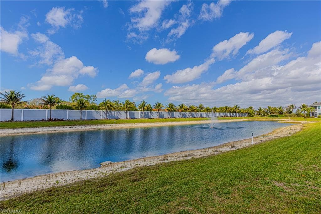 2561 Seychelles DR 304-6