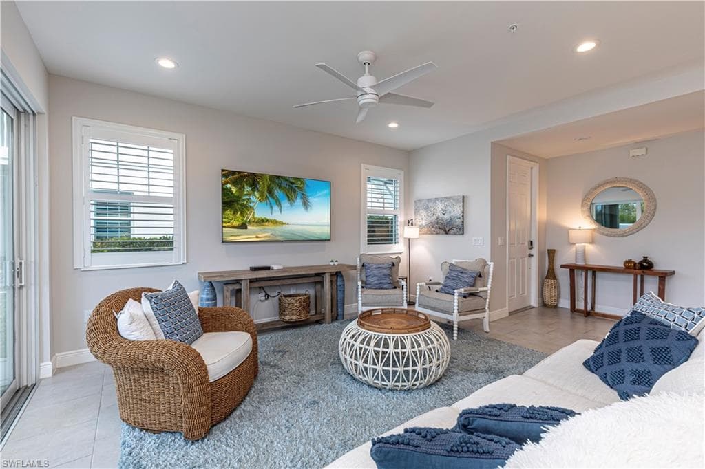 2561 Seychelles DR 304-10