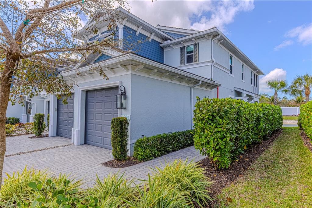 2561 Seychelles DR 304-4
