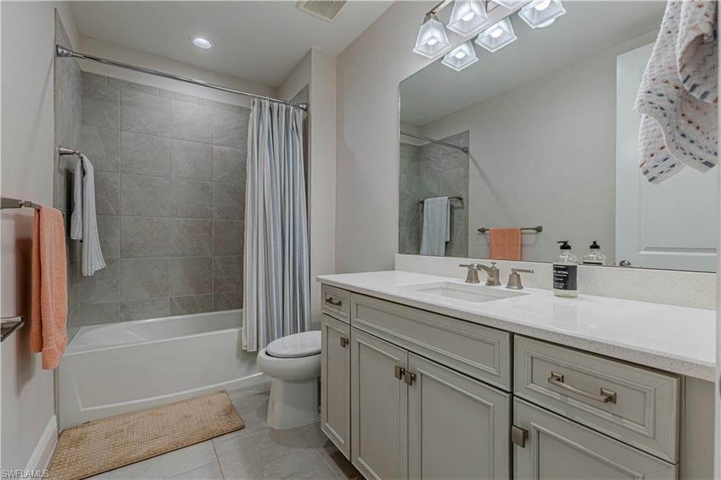 2561 Seychelles DR 304-25