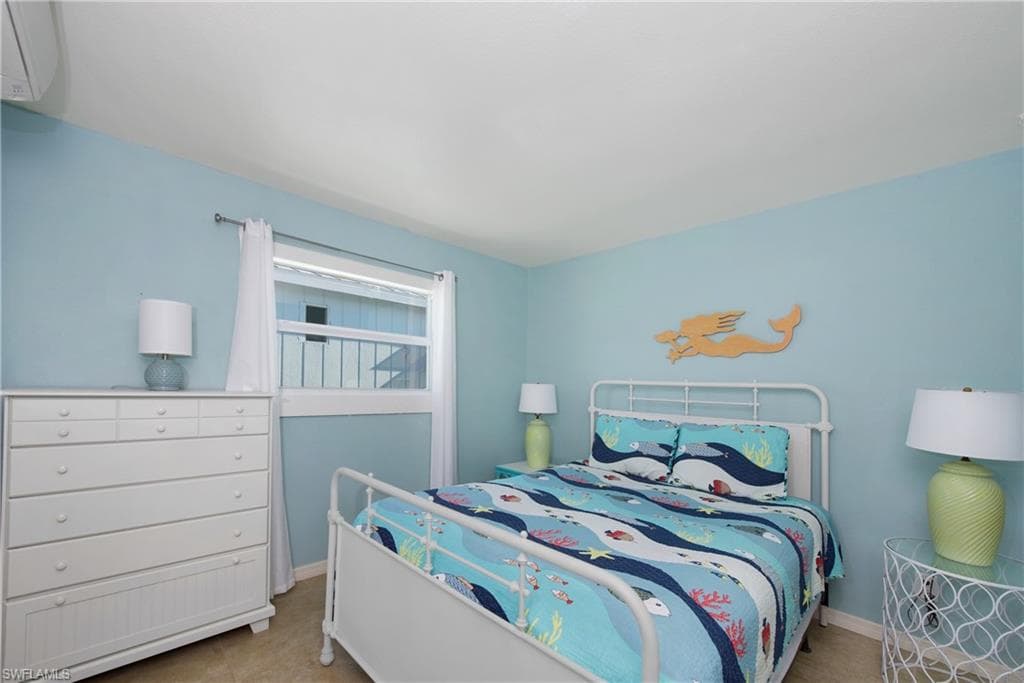 5440 Palmetto ST-24