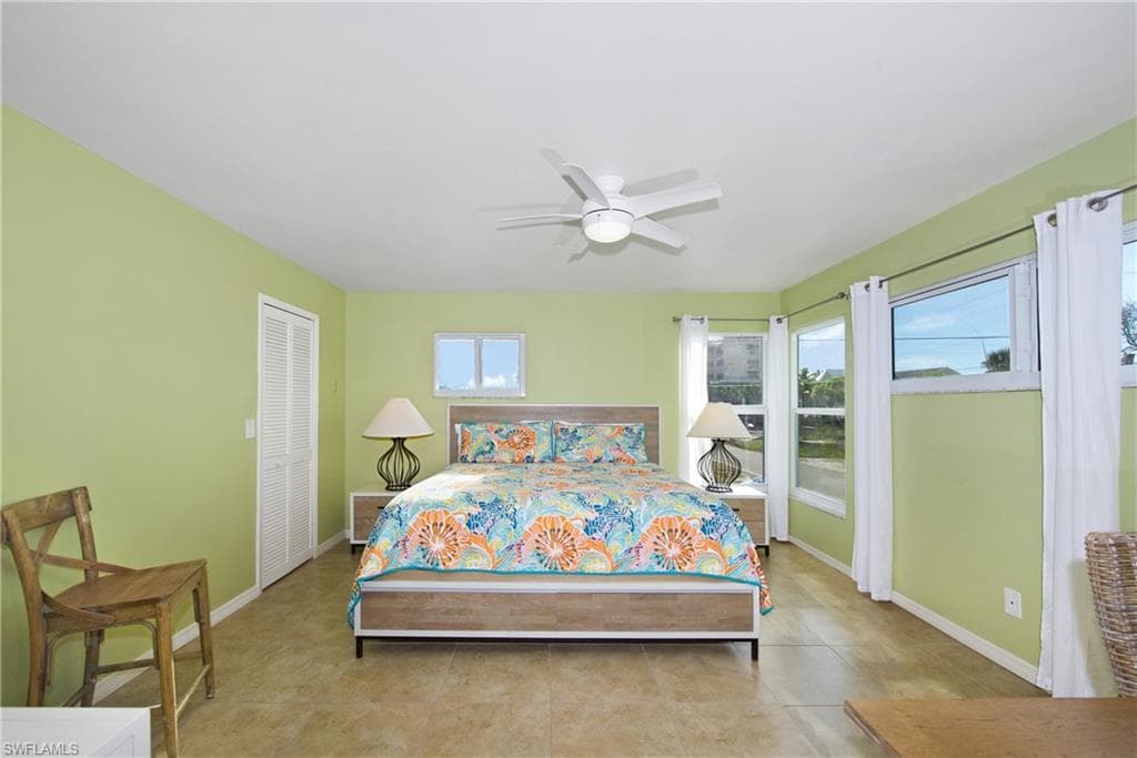 5440 Palmetto ST-21