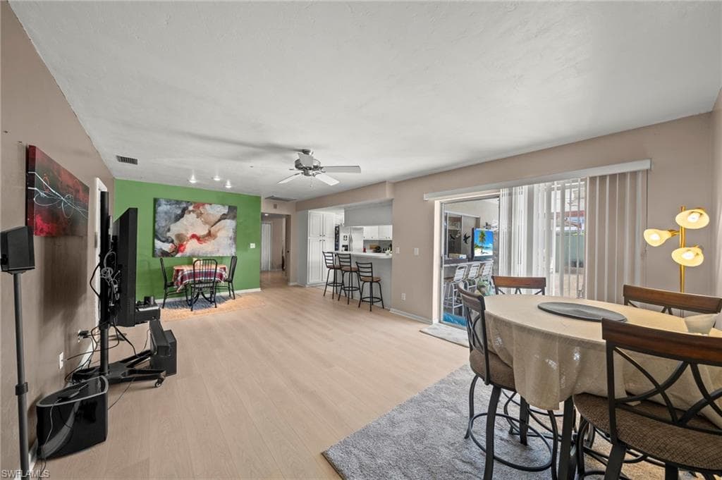 2172 Lochmoor CIR-12