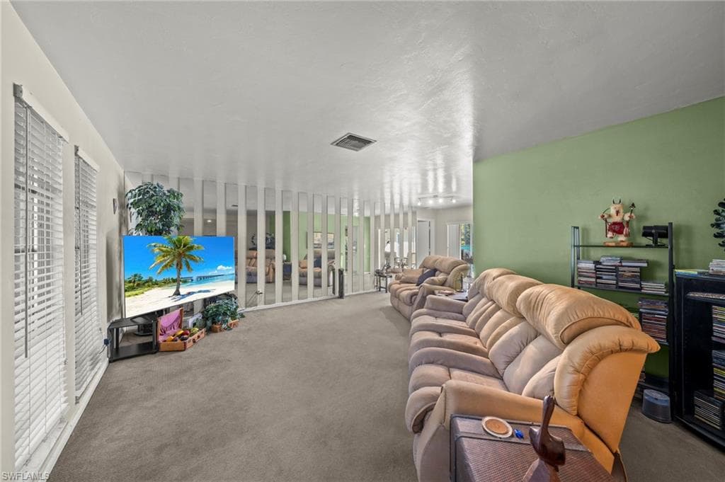 2172 Lochmoor CIR-7