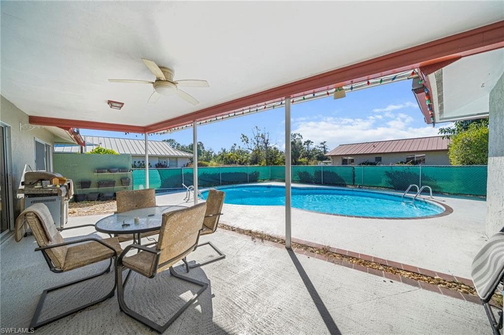 2172 Lochmoor CIR-5