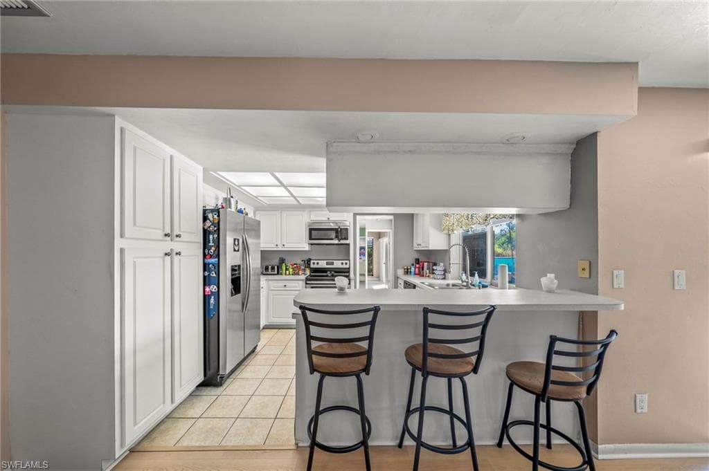 2172 Lochmoor CIR-11