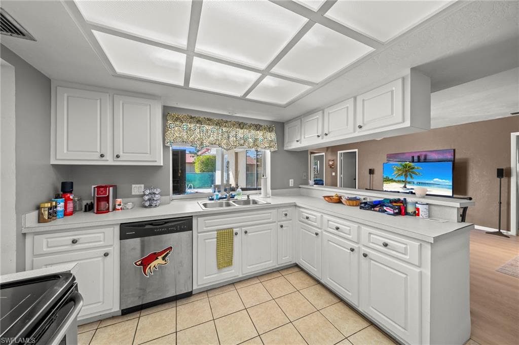 2172 Lochmoor CIR-4