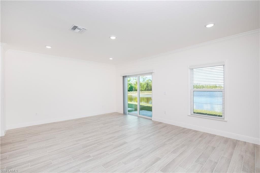 10534 Fountain Palm CIR-7