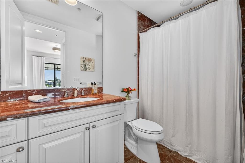 1540 5TH AVE S D305-21