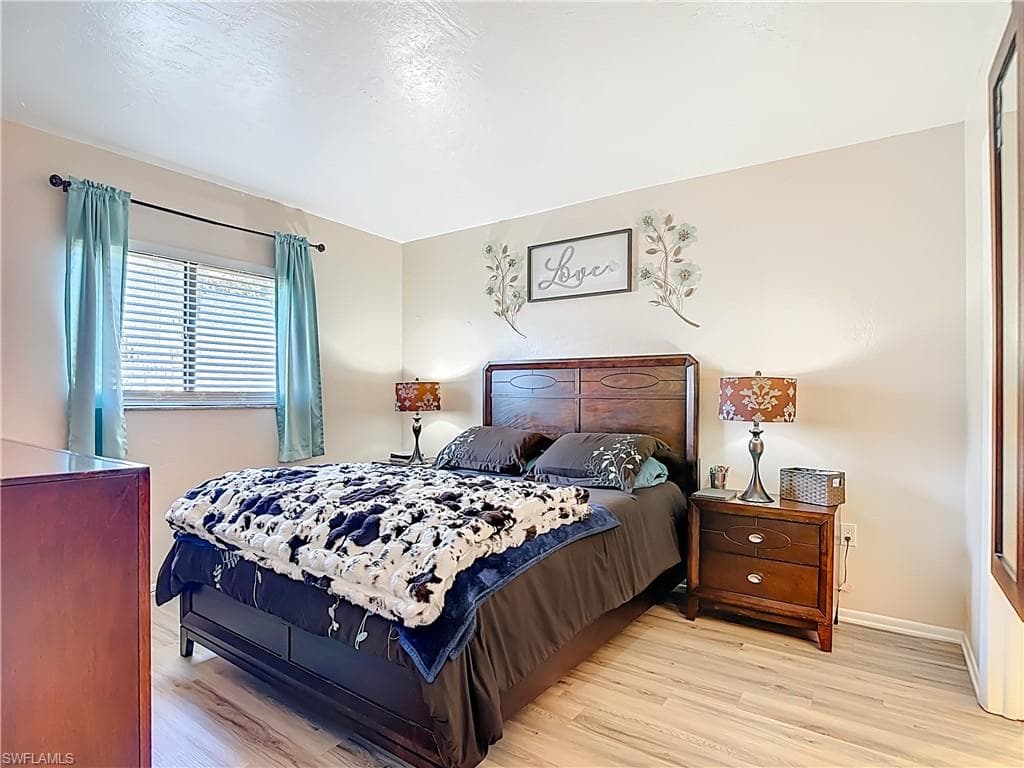 1201 Barrett RD 1204-23