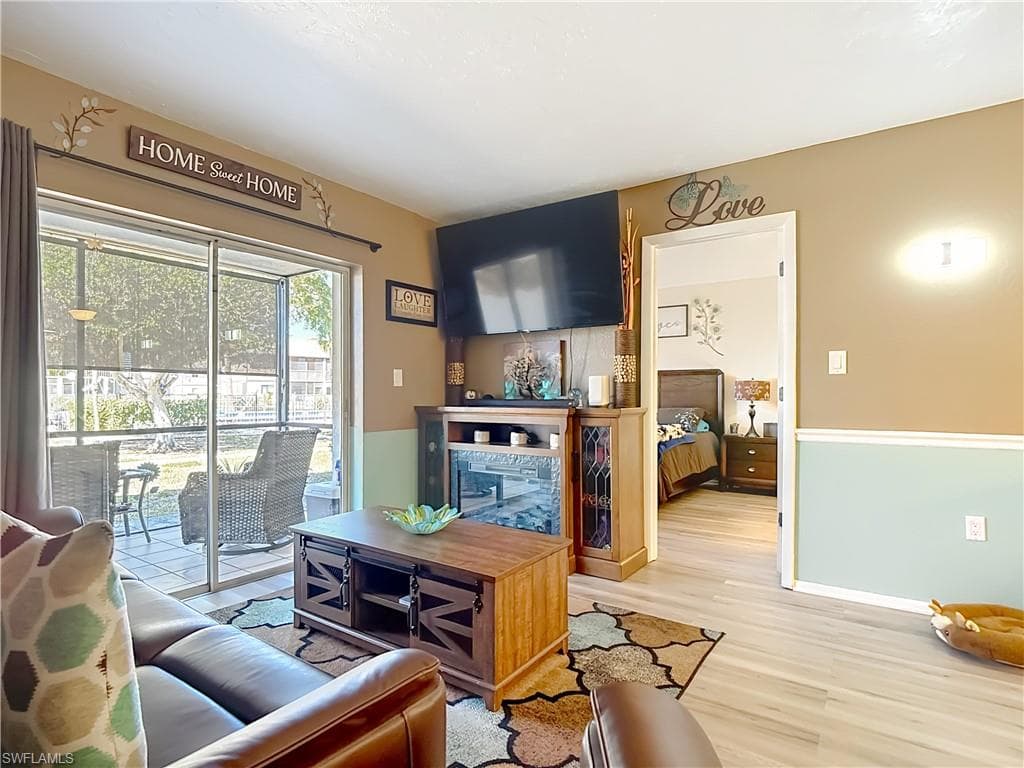 1201 Barrett RD 1204-13