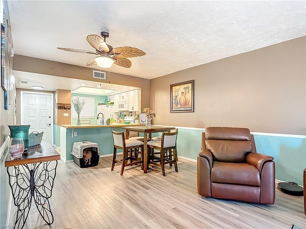 1201 Barrett RD 1204-16
