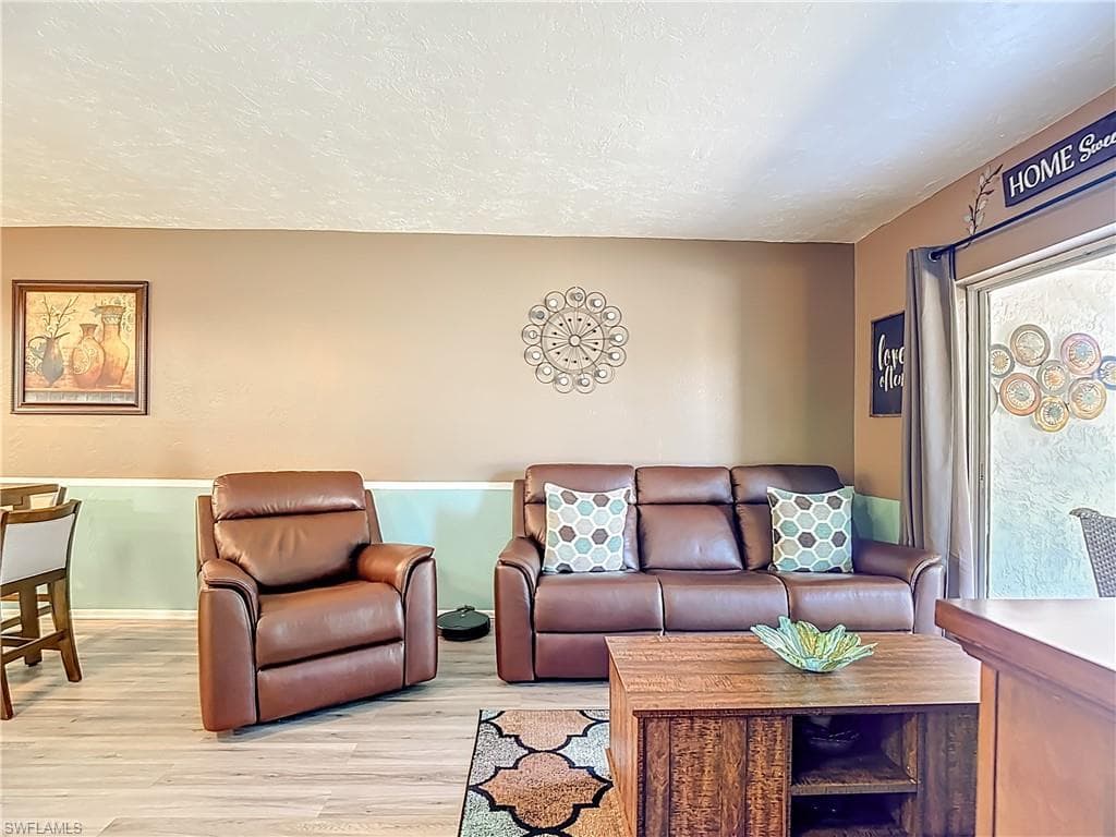 1201 Barrett RD 1204-15
